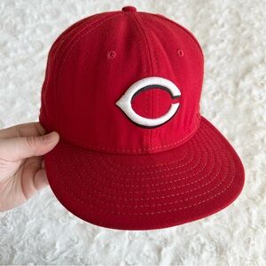 Cincinnati Reds Hat Cap Mens 7 1/4 Embroidered New Era Fitted Baseball MLB Cincy